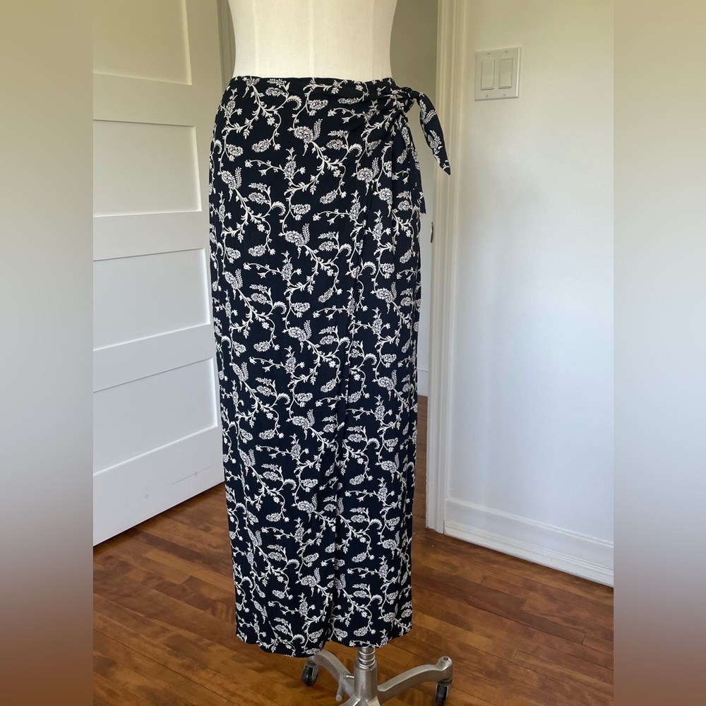Jones New York Paisley Print Wrap skirt